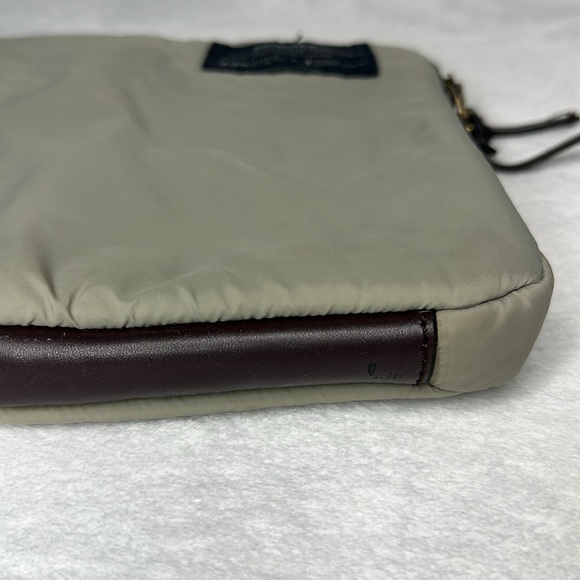 Ecoalf MacBook Air/Pro Zip Around Closure Laptop Case - Picture 4 of 8